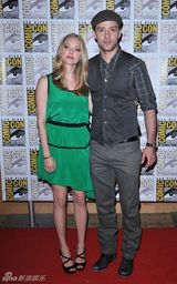 高清组图：贾斯汀和阿曼达-塞弗里德亮相圣地亚哥