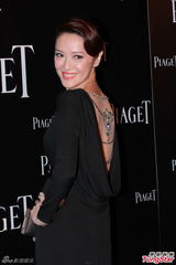 高清图：郑元畅等出席时尚活动 巩俐露肩显华贵