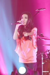 组图：曲婉婷香港音乐会 否认借版权事件炒作