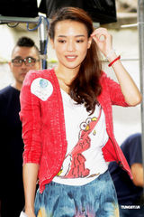 组图：舒淇何润东为公益献身 望有稳定感情