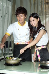 组图：吴克群被爆厨艺差 鬼鬼因刘子千成全场焦点