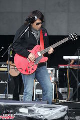 组图：伍佰简单生活节“无声”彩排依然自High