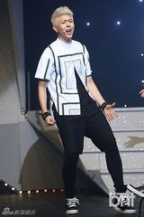 组图：韩团HISTORY举行首张迷你专辑Showcase