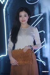 组图：周冬雨短裙俏丽亮相 柏芝性感郭晶晶发福