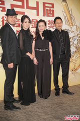 组图：杨千霈自由发挥将主持金曲星光