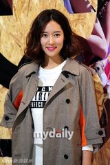 组图：郑允浩郑宇金智媛等为时尚活动站台