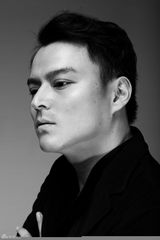 高清图：段秋旭黑白写真 眼神深邃彰显熟男魅力