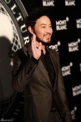 组图：沙溢出席时尚活动 首曝孩子预产期7月20日