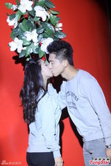 组图：郭涛父子首亮相活动 李亚鹏形单影只