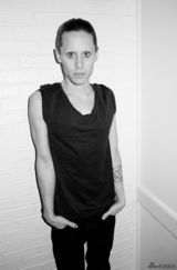 组图：杰瑞德-莱托另类写真曝光 无眉毛暴瘦出镜