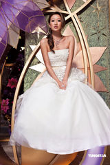 高清：谢婷婷着洁白婚纱扮新娘 称愿下嫁安志杰