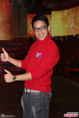 组图：陈百祥欲备护膝贺台庆 余咏珊否认加奖金