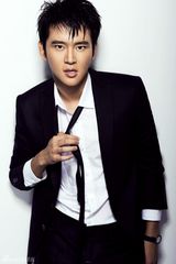 组图：黄明写真演绎另类狂野商务型男