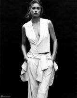 高清组图：超模杜晨-科洛斯登杂志封面中性风