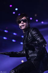 组图：江苏卫视跨年群星献艺 张学友压轴