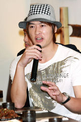 高清图：李玖哲开韩国餐厅 黄立成吴建豪率众星捧场