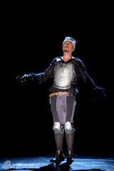 幻灯图：《堂吉诃德》演二轮 孟京辉谢幕连滚带爬