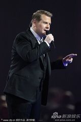 组图：第32届全英音乐奖 詹姆斯-科登怀念惠特尼