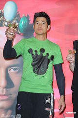 组图：郭富城限制饮食保持体态 称50岁前成婚