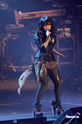 幻灯：张惠妹巡回演唱会唱响澳门 大走摇滚风