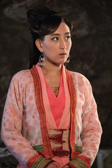 组图：探班吴奇隆马苏山洞拍激情戏