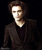 幻灯：《暮光2》曝新海报 意大利吸血鬼家族现身