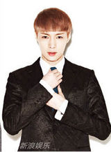 组图：韩团EXO全员正装写真 展英姿帅男魅力