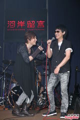 组图：杨千霈自由发挥将主持金曲星光