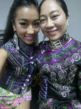 组图：吉克隽逸微博晒性感时尚生活照