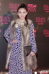 组图：霍震霆出言护郭晶晶 梁烈唯走秀只顾耍帅