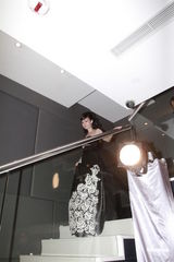 组图：周慧敏赞老公细心体贴 诸葛梓岐望生龙宝宝