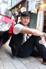 组图：于晓光韩国街拍写真  率性混搭显型男气质