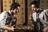 组图：立威廉登杂志 棋盘上演绎睿智型男