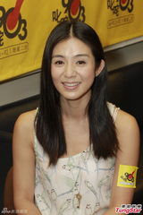 组图：古巨基被批婚期将到 杨采妮不急于结婚