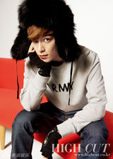 组图：BigBang成员TOP最新写真变身时尚嘻哈男孩