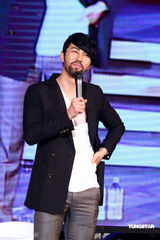 幻灯图：车胜元台湾办见面会 胡须造型展型男本色 