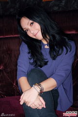 组图：卫兰KTV与粉丝共乐 望推出英文专辑