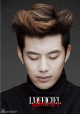 组图：韩歌手SEVEN入伍前短发写真 男性美爆发