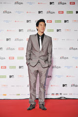 高清组图：MTV超级盛典红地毯 众星美丽“冻”人