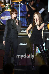 组图：SJ少女时代等仁川热唱 BoA热辣表演引尖叫