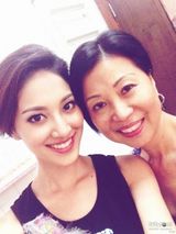 组图：港姐冠军陈凯琳私照曝光 童年已是美女