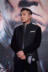 组图：《警察故事》曝主题曲MV 成龙开涮王力宏