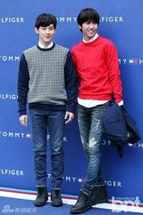 组图：神起昌珉FT在真刘仁娜等为品牌站台