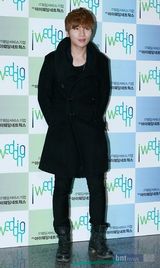 组图：韩棒球选手李容奎与女星刘荷娜喜结连理 