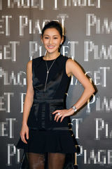 组图：陈燃出席时尚活动身着优雅黑裙