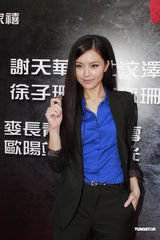 组图：《Laughing Gor》将开机 演员集体拜神