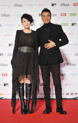 高清组图：MTV超级盛典红地毯 众星美丽“冻”人