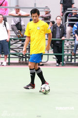 幻灯图：郭富城黄日华陈百祥等举行球赛纪念尹志强