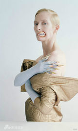 组图：蒂尔达-斯文顿另类写真彰显女王气质