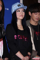 组图：吴克群自创潮牌获张韶涵到场支持